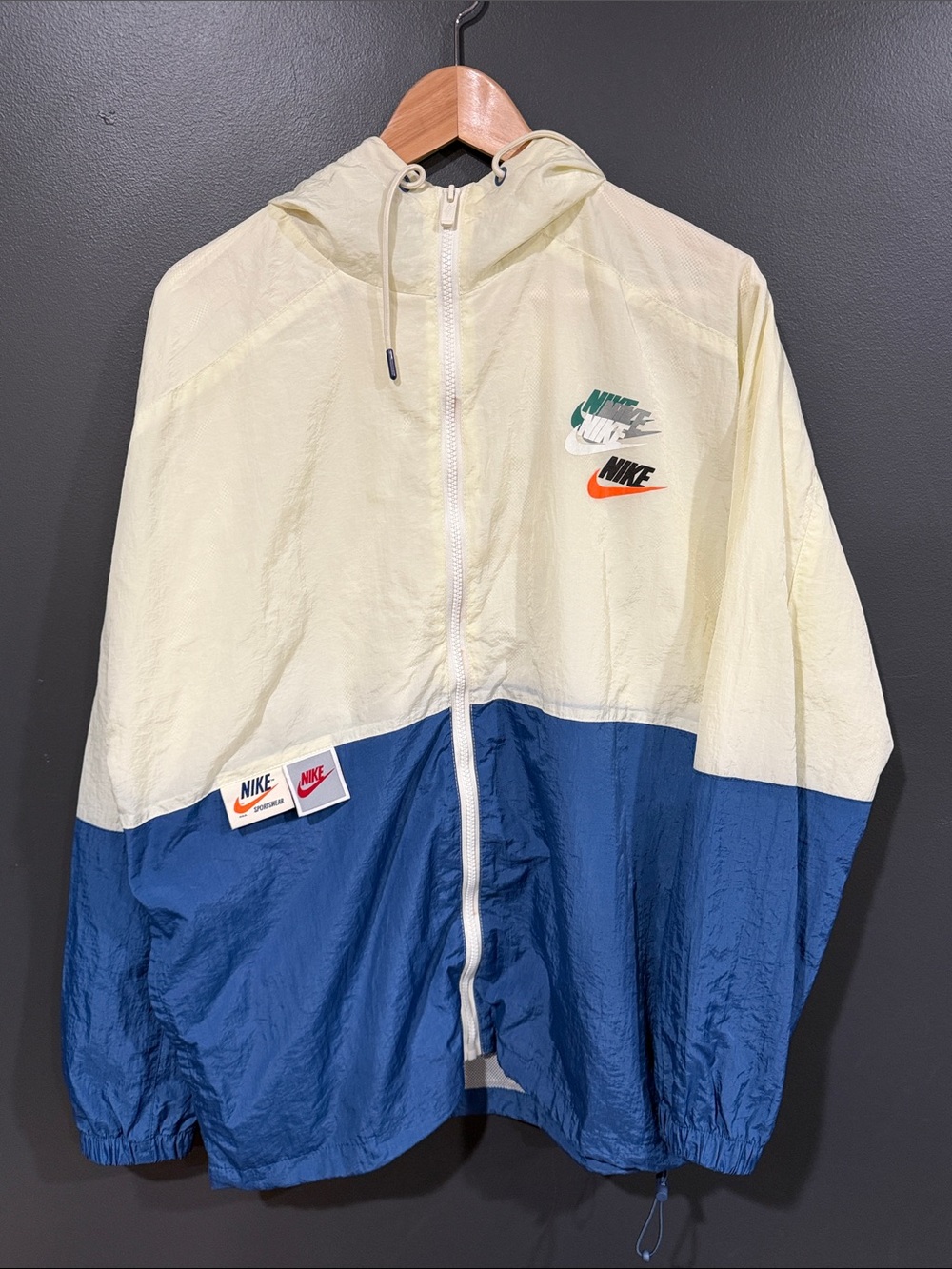 Nike Hooded Two-Tone Windbreaker in Cream & Blue